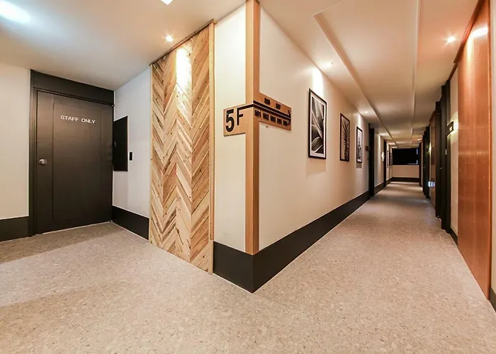 Gray 191 Hotel