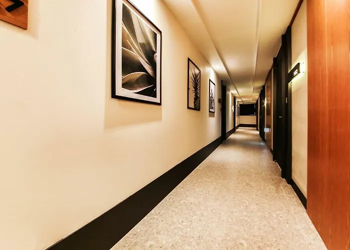 Hotel Gray 191