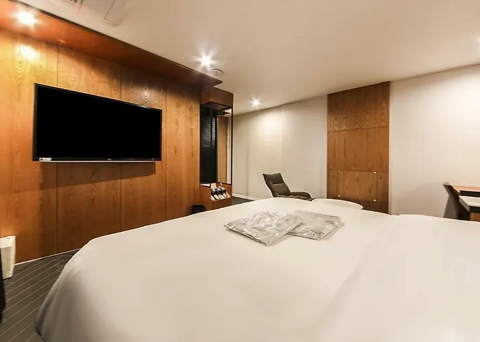 Gray 191 Hotel 2*